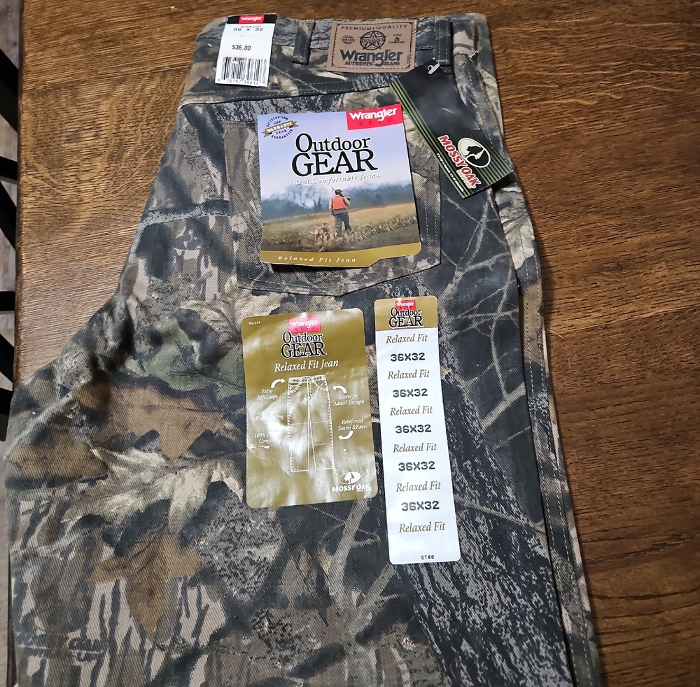 Wrangler Outdoor Gear Camo Relaxed Fit Jeans - Brown Green Black
